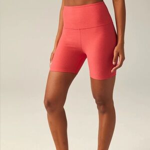 NWT Beyond Yoga Spacedye Keep Pace 5” bike short in coral glow Heather S or M